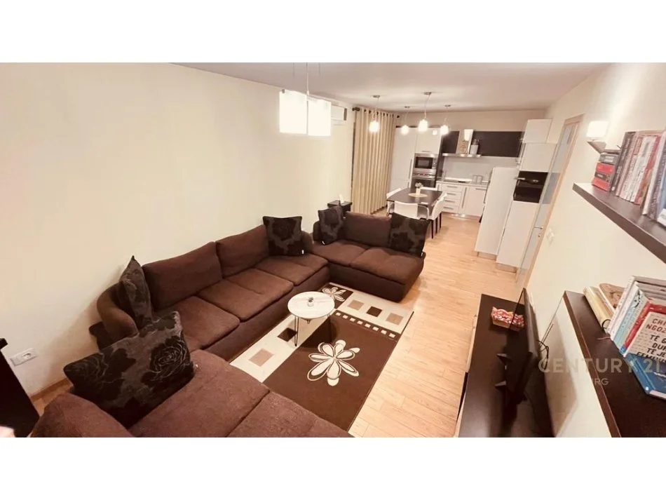 Tirane, jepet me qera apartament 2+1 Kati 4, 78 m² 700 € 