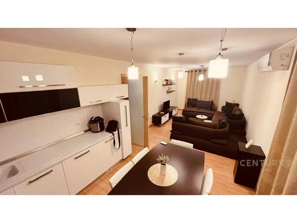 Tirane, jepet me qera apartament 2+1 Kati 4, 78 m² 700 € 