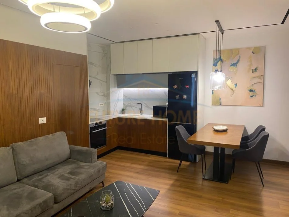 Tirane, shitet apartament 2+1+Ballkon Kati 8, 96 m² 160.000 € (Oxhaku)