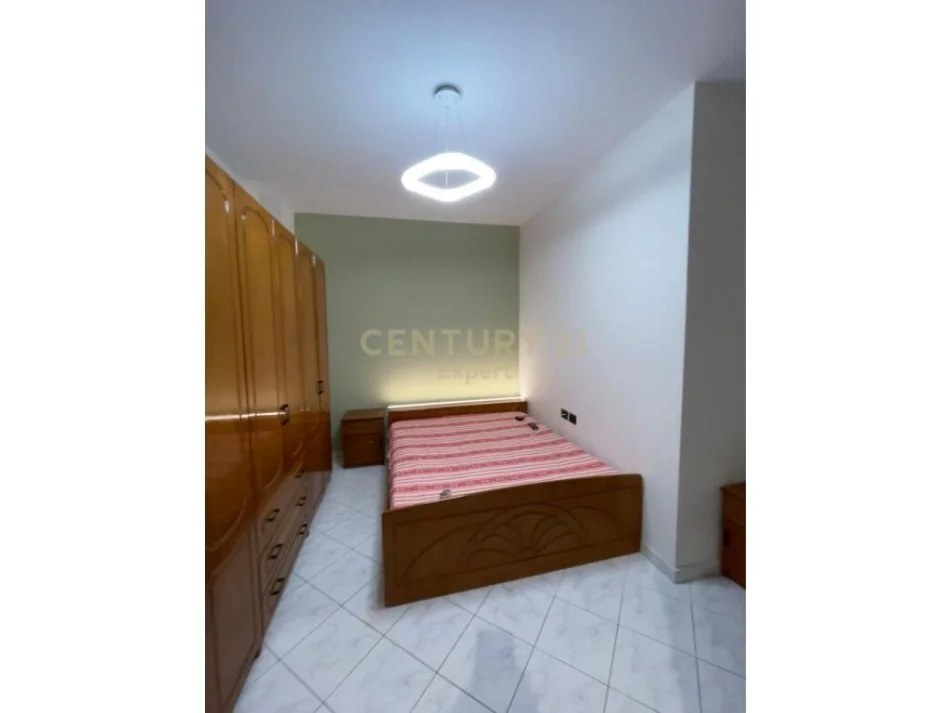 Tirane, jepet me qera apartament 1+1 Kati 3, 60 m² 550 € 