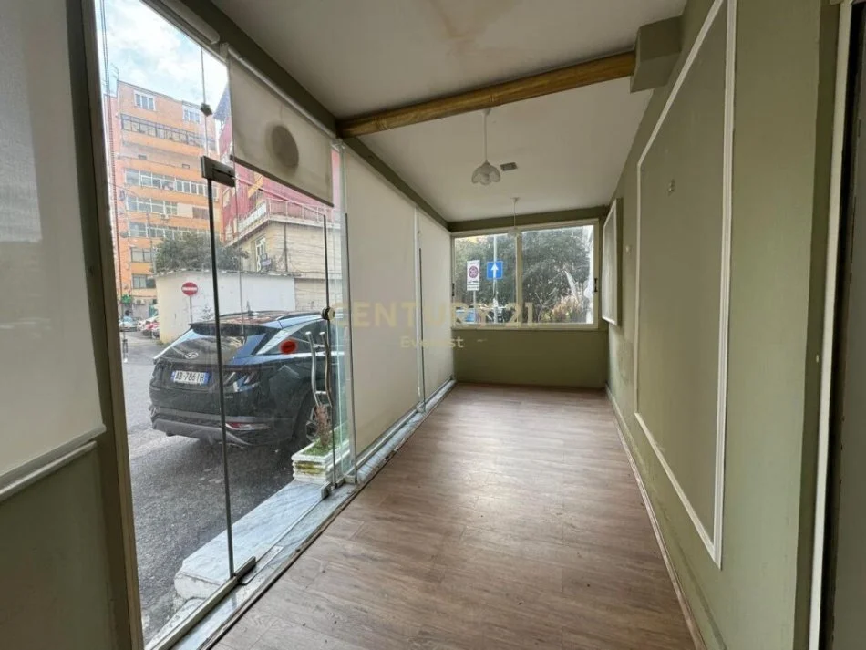 Tirane, shitet apartament 1+1 Kati 1, 51 m² 80.000 € (Tek Brryli)