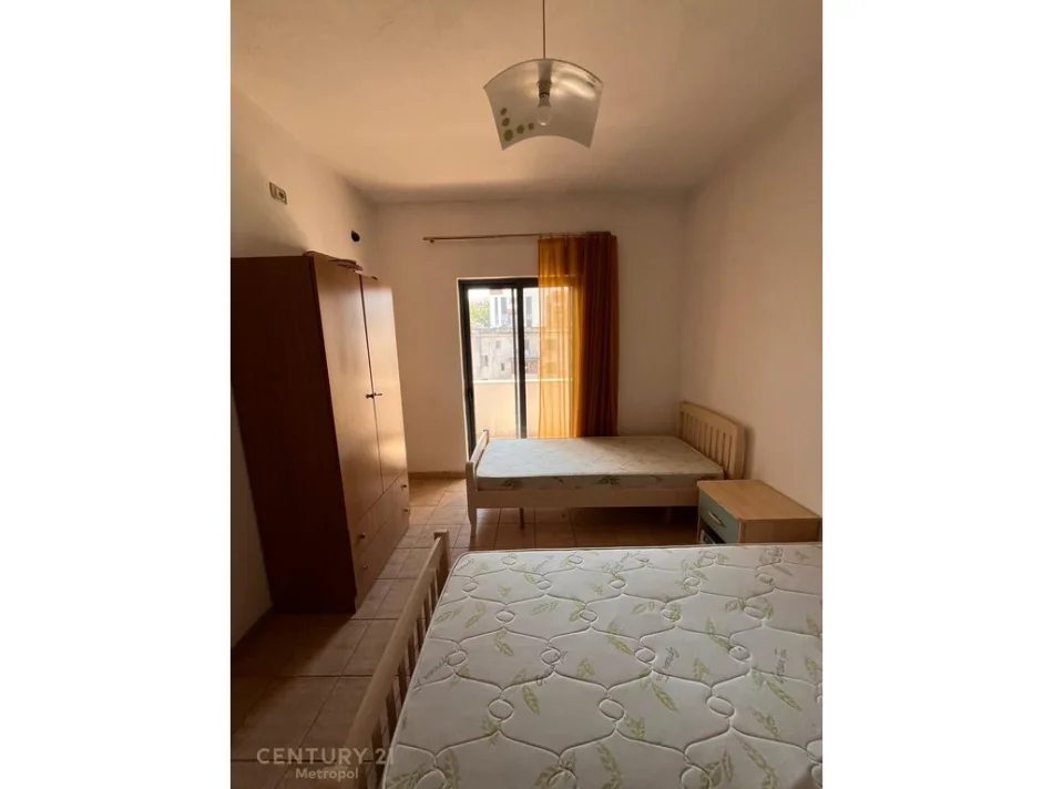 Tirane, shes apartament duplex 2+1 Kati 4, 100 m² 130.000 € (shkolla Bajram Curri)