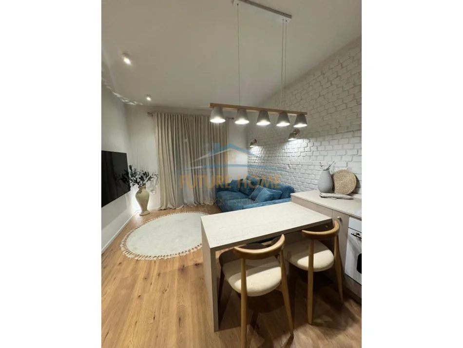 Tirane, jepet me qera apartament Kati 2, 65 m² 930 € 