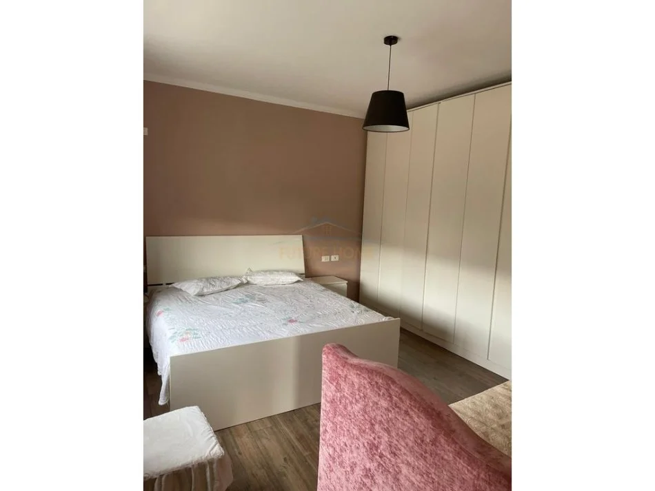 Tirane, jepet me qera apartament Kati 2, 63 m² 650 € 