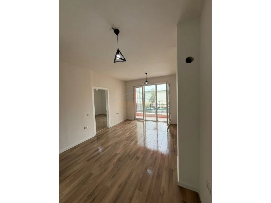 Tirane, jepet me qera apartament Kati 1, 51 m² 430 €