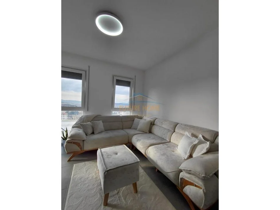 Tirane, jepet me qera apartament Kati 8, 73 m² 600 €