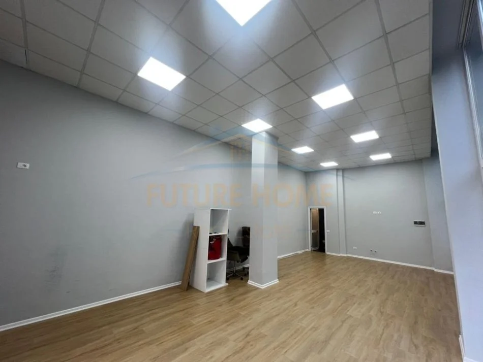 Tirane, shitet ambjent biznesi Kati 0, 59 m² 125.000 €