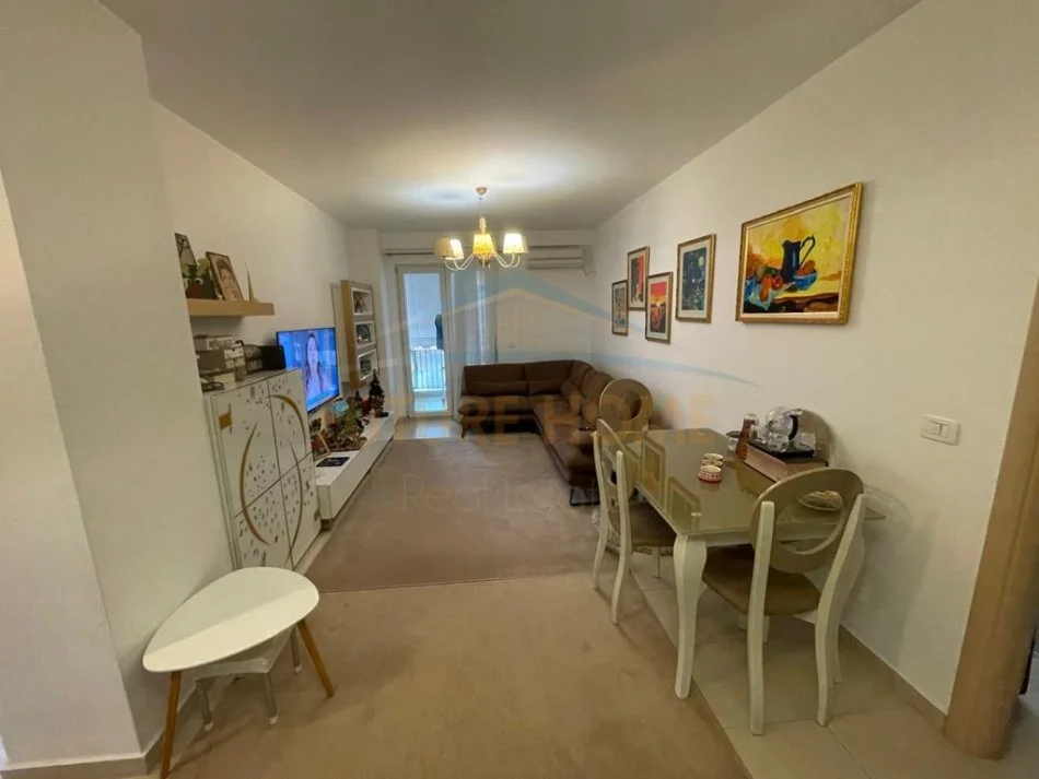 Tirane, shitet apartament Kati 4, 82 m² 212.000 €