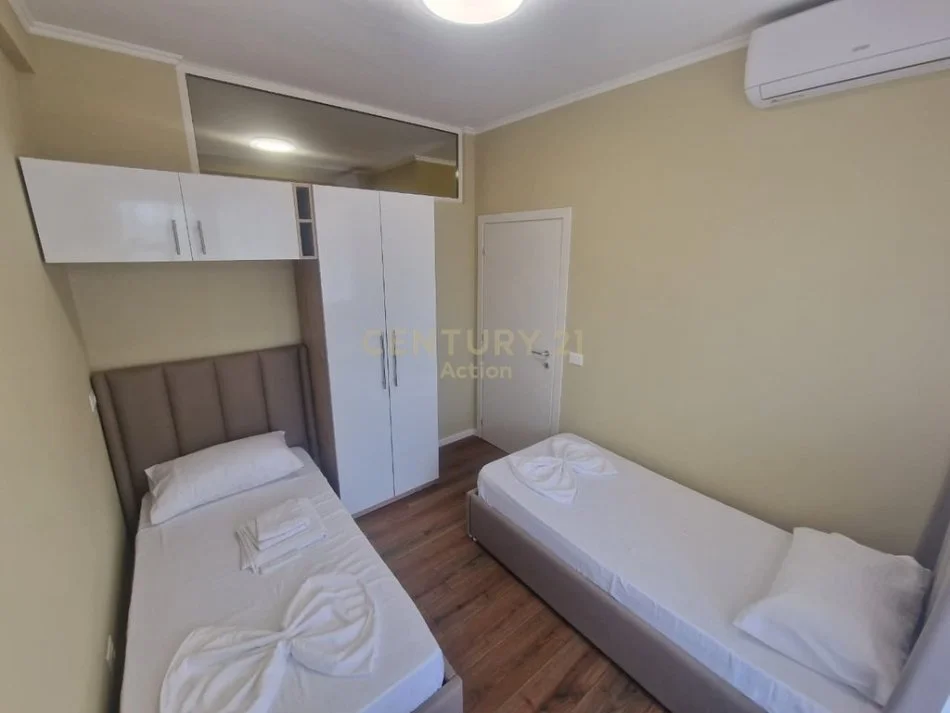Tirane, jepet me qera apartament 2+1 Kati 5, 85 m² 700 € 