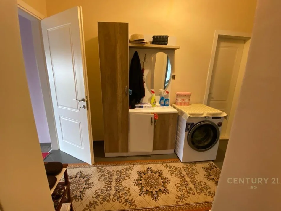 Tirane, jepet me qera apartament 1+1 Kati 4, 74 m² 420 € 