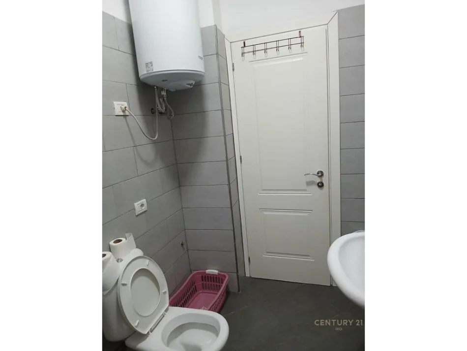 Tirane, jepet me qera apartament 1+1 Kati 4, 74 m² 420 € 