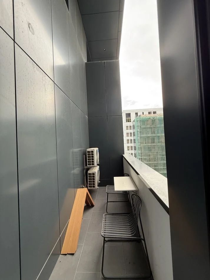 Tirane, jepet me qera apartament 1+1+Ballkon Kati 7, 800 € (Square 21)