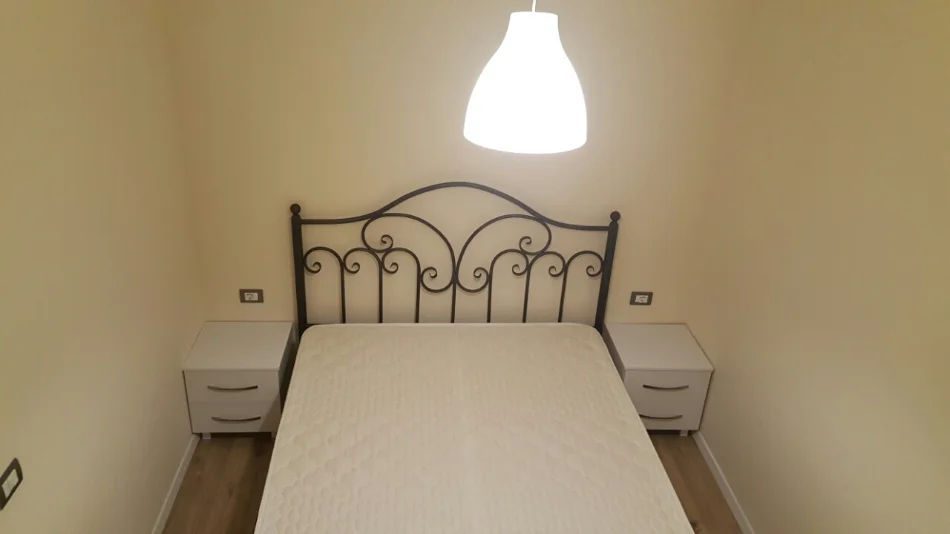 Tirane, jap me qera apartament 1+1 Kati 2, 55 m² 450 € 