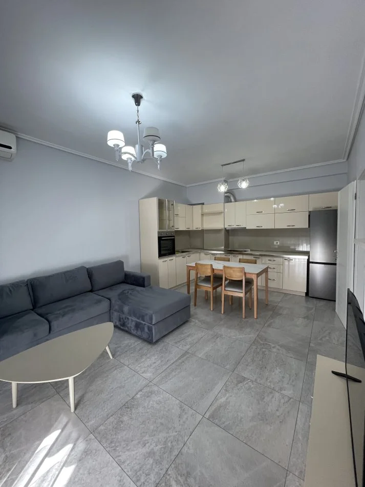 Tirane, jepet me qera apartament 2+1+Ballkon Kati 5, 104 m² 700 € (Rruga liman kaba)