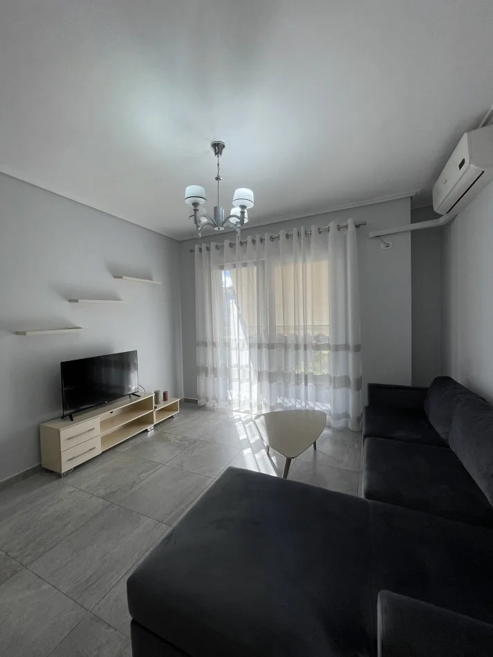Tirane, jepet me qera apartament 2+1+Ballkon Kati 5, 104 m² 700 € (Rruga liman kaba)