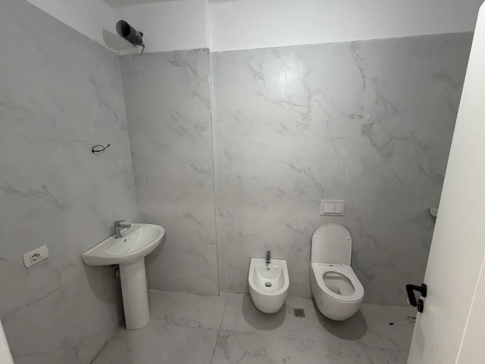 Tirane, shitet apartament 1+1 Kati 7, 78 m² 78.000 € (Kamez)