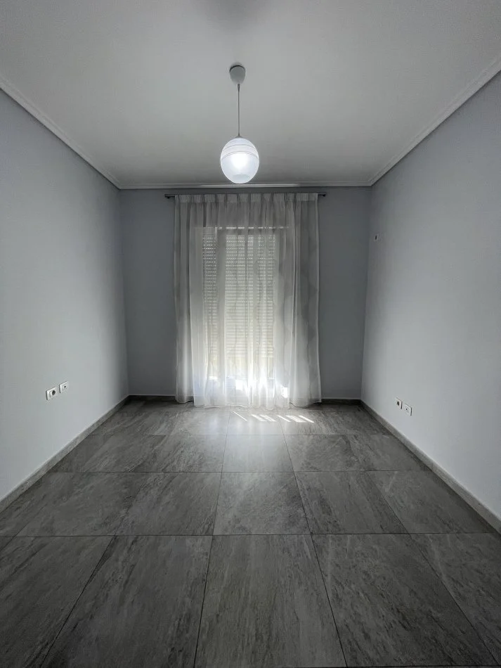 Tirane, jepet me qera apartament 2+1+Ballkon Kati 5, 104 m² 700 € (Rruga liman kaba)