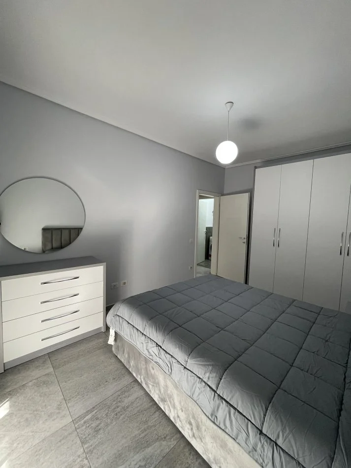 Tirane, jepet me qera apartament 2+1+Ballkon Kati 5, 104 m² 700 € (Rruga liman kaba)