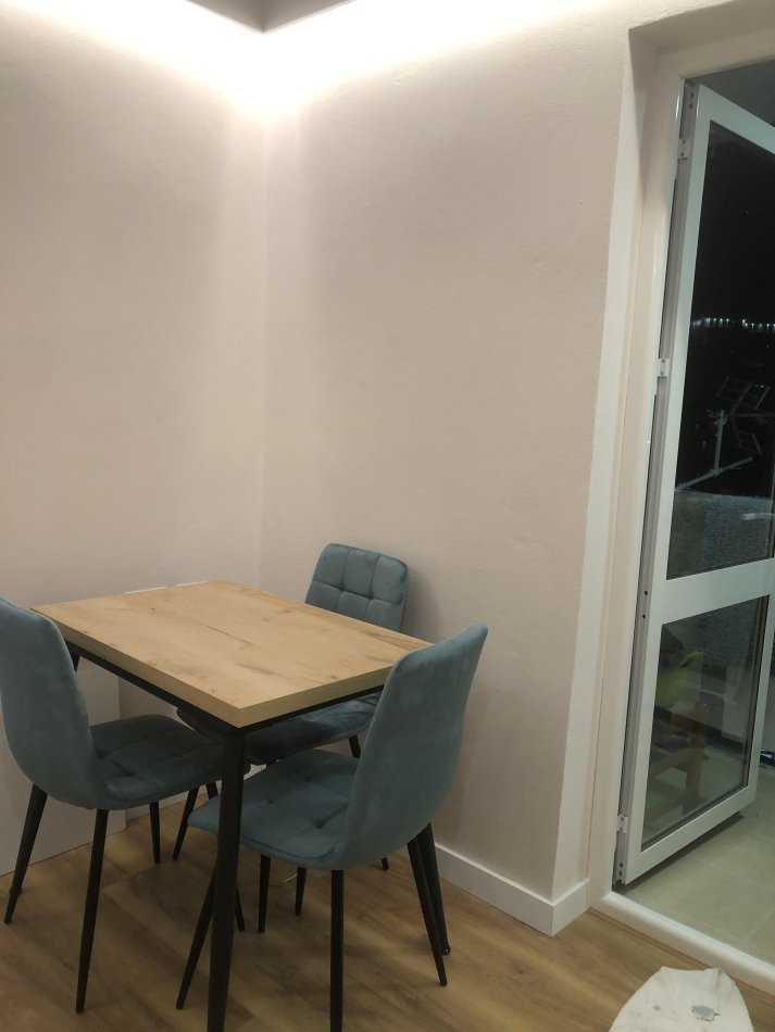 Tirane, jepet me qera apartament 1+1+Ballkon Kati 4, 60 m² 650 € (Mine peza)