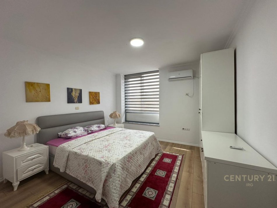 Tirane, jepet me qera apartament 2+1 Kati 4, 111 m² 1.300 € 