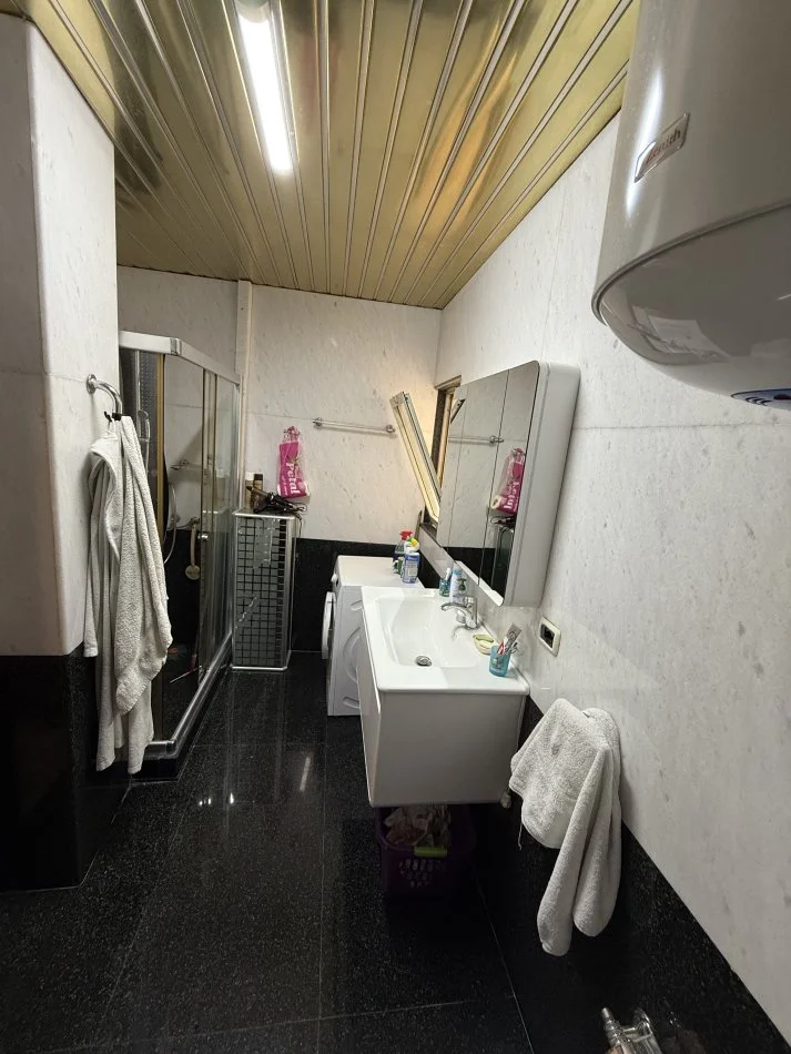 Tirane, jepet me qera apartament 2+1+Aneks+2Ballkone , 113 m² 800 € (Bulevardi Zogu I)