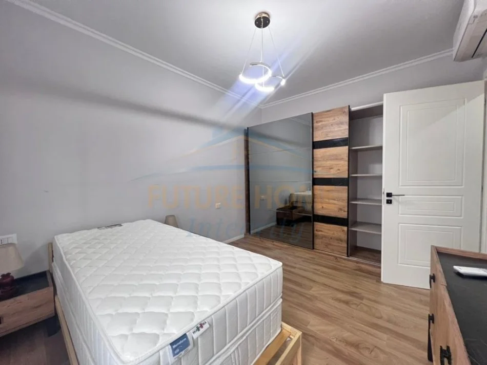 Tirane, jepet me qera 2+1 , 106 m² 1.500 € (Farke)