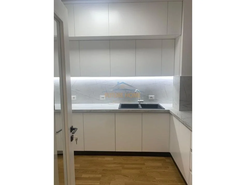 Tirane, jepet me qera apartament Kati 0, 170 m² 2.500 €