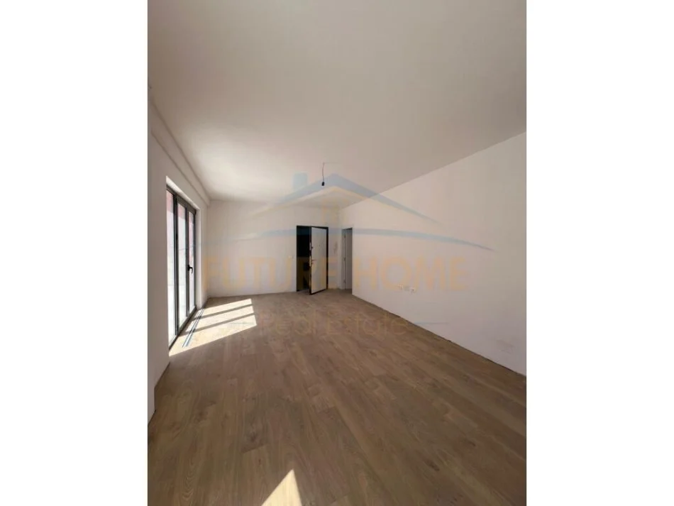 Tirane, shitet apartament Kati 5, 129 m² 313.600 €