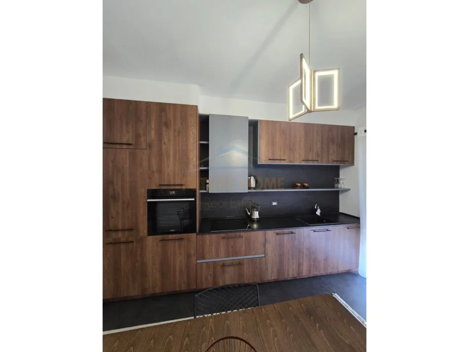 Tirane, jepet me qera apartament Kati 3, 94 m² 1.100 €