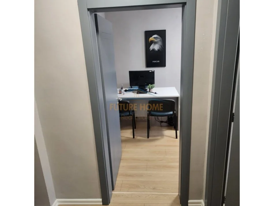Tirane, jepet me qera zyre Kati 4, 35 m² 450 €