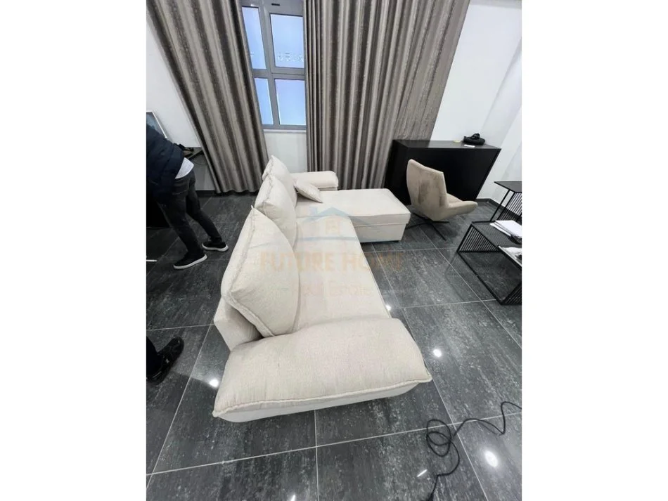 Tirane, jepet me qera Kati 1, 60 m² 400 €