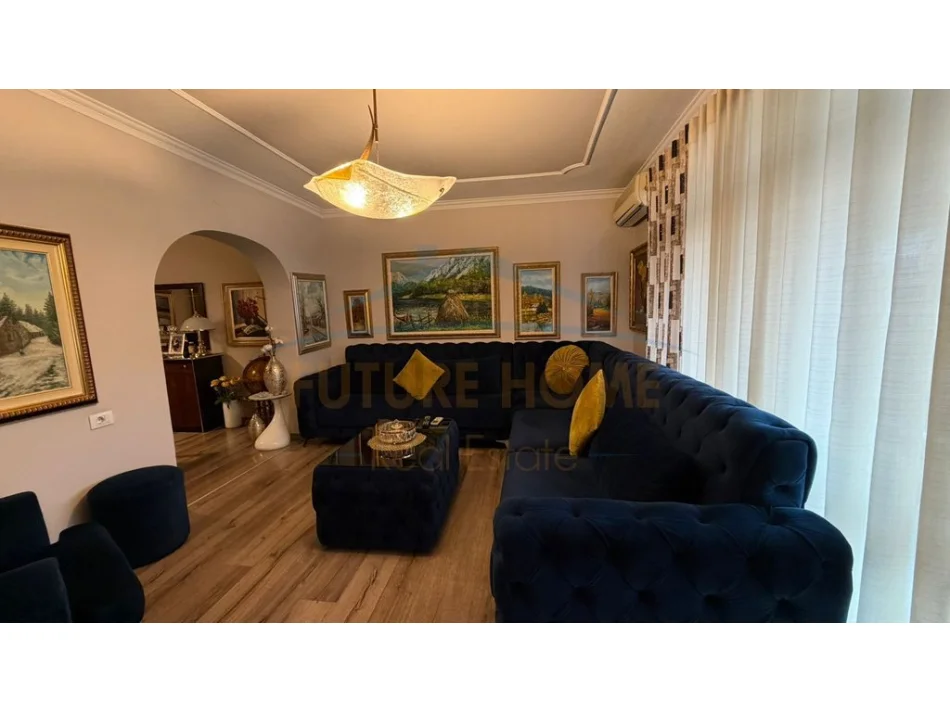 Tirane, shitet apartament 2+1+Ballkon Kati 4, 104 m² 225.000 € (21 Dhjetori.)