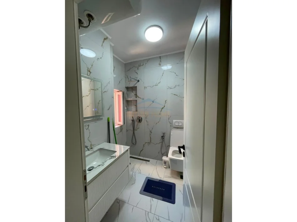 Tirane, jepet me qera apartament 2+1 Kati 4, 81 m² 730 € (Medreseja,Rruga e Dibres)