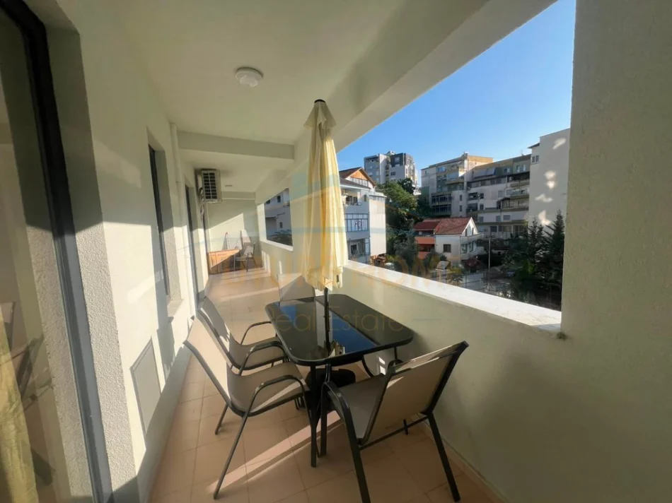 Tirane, jepet me qera apartament 2+1 Kati 2, 106 m² 750 € (Rruga e Dibres)
