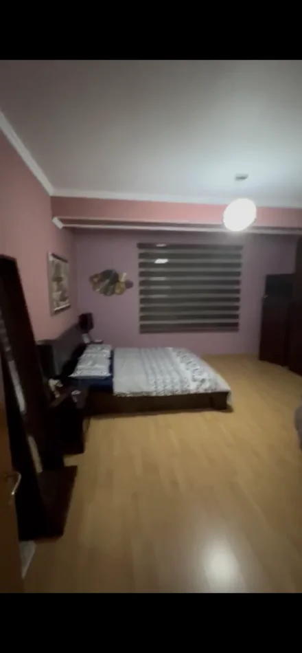 Tirane, jepet me qera apartament 3+1+Ballkon Kati 4, 150 m² 150 € (Rruga 5 Maji)