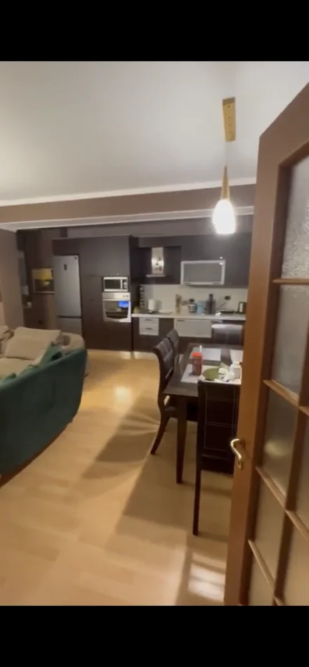 Tirane, jepet me qera apartament 3+1+Ballkon Kati 4, 150 m² 150 € (Rruga 5 Maji)