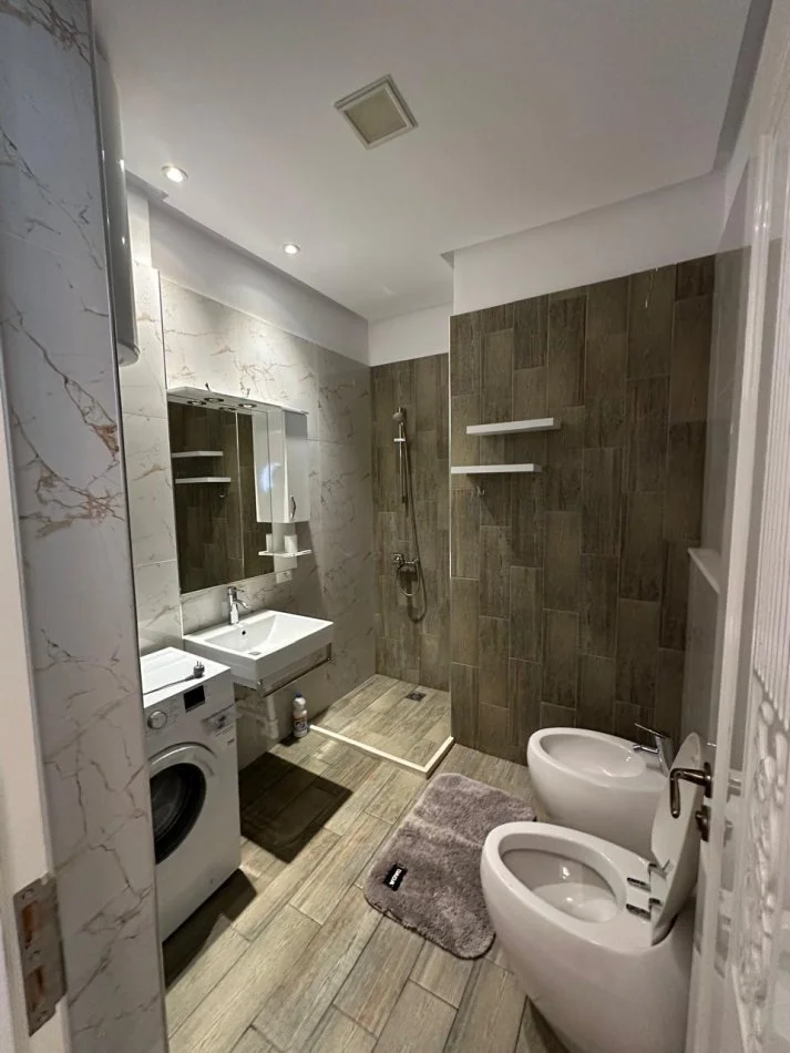 Tirane, shitet apartament 2+1+Ballkon Kati 7, 98 m² 203.000 € (Liqeni)