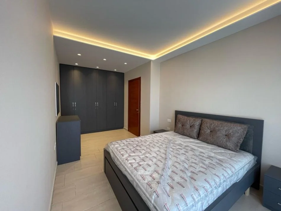 Tirane, jepet me qera apartament 1+1+Ballkon Kati 8, 64 m² 399 € (Misto mane)