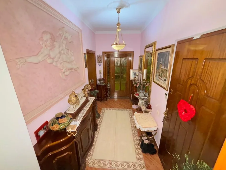 Tirane, shitet apartament 2+1+Aneks+Ballkon Kati 6, 130 m² (Rruga e Kavajes)