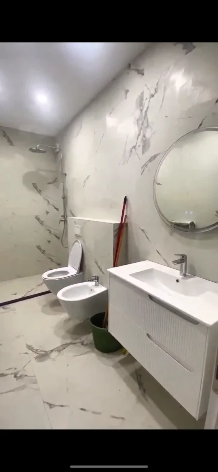 Tirane, jepet me qera apartament 2+1+Ballkon Kati 3, 150 m² 1.200 € (Vet Hospital)