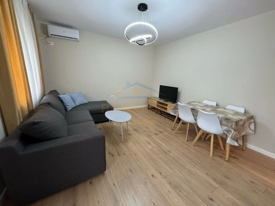 Tirane, jepet me qera apartament 1+1+Ballkon Kati 2, 54 m² 550 € (Rruga e Durresit)