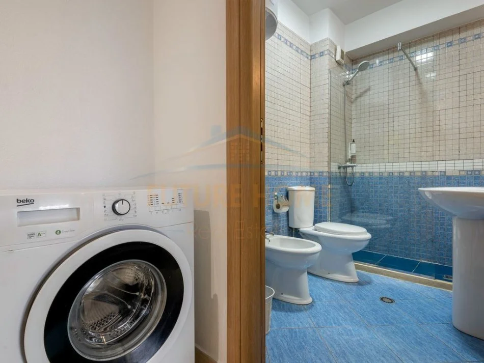 Tirane, shitet apartament 1+1+Ballkon Kati 5, 59 m² 132.000 € (Pazari i Ri)