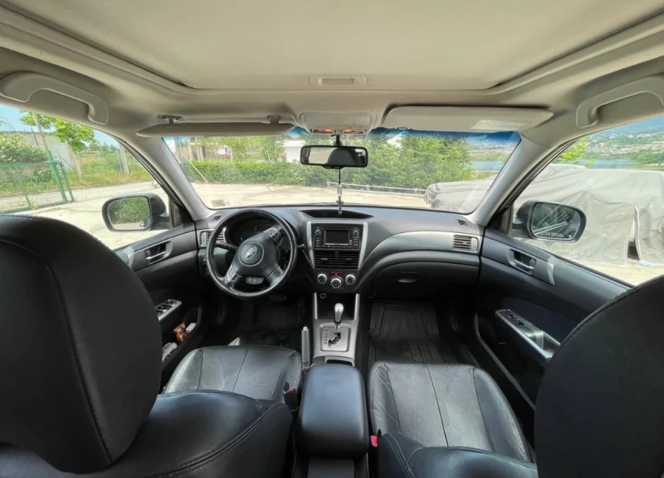 Tirane, shitet SUV Subaru Forester Benzin+Gaz, e zeze automatik Kondicioner 7.000 €