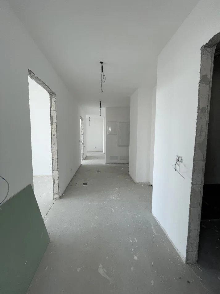 Tirane, jepet me qera apartament 3+1+Aneks+Ballkon Kati 11, 220 m² 3.500 € (Lake View Residence Liqeni)