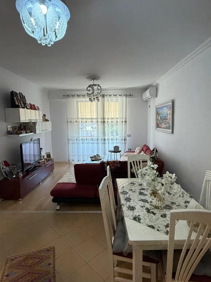 Tirane, shitet apartament 2+1 Kati 6, 97 m² 165.000 € (Pran Restorant Freskut rruges per Dajt)
