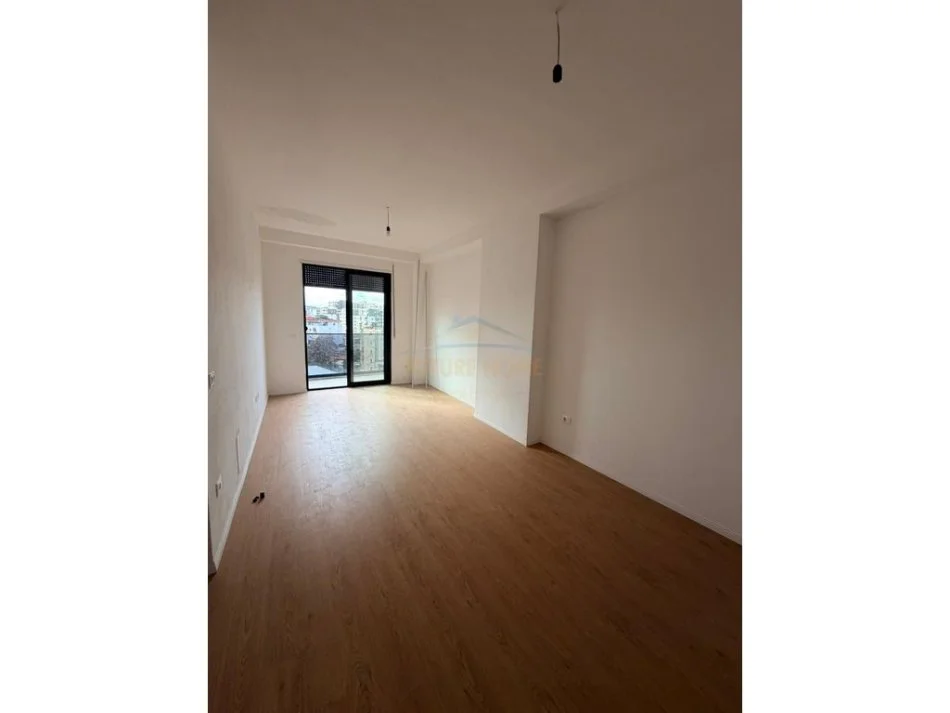 Tirane, jepet me qera apartament Kati 5, 79 m² 700 €