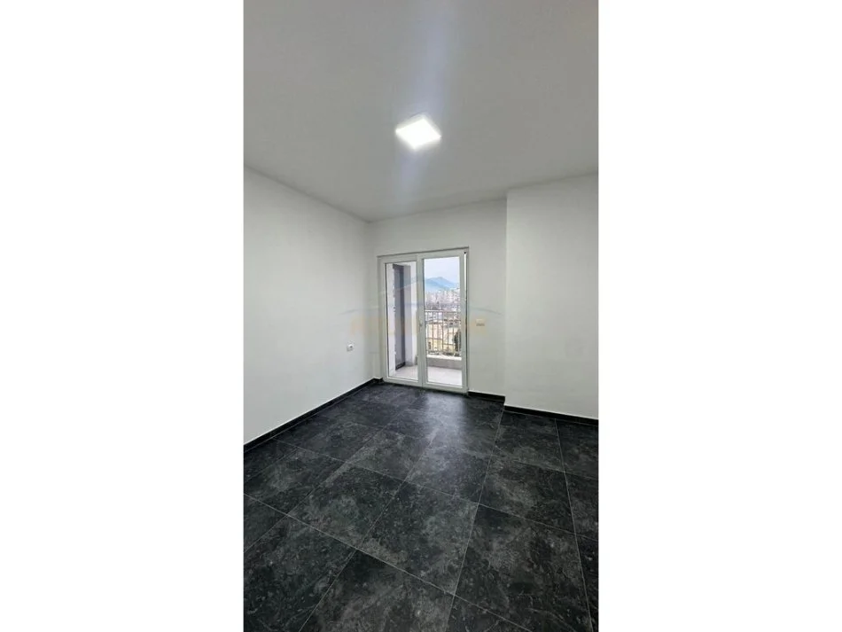 Tirane, jepet me qera apartament Kati 4, 118 m² 850 €