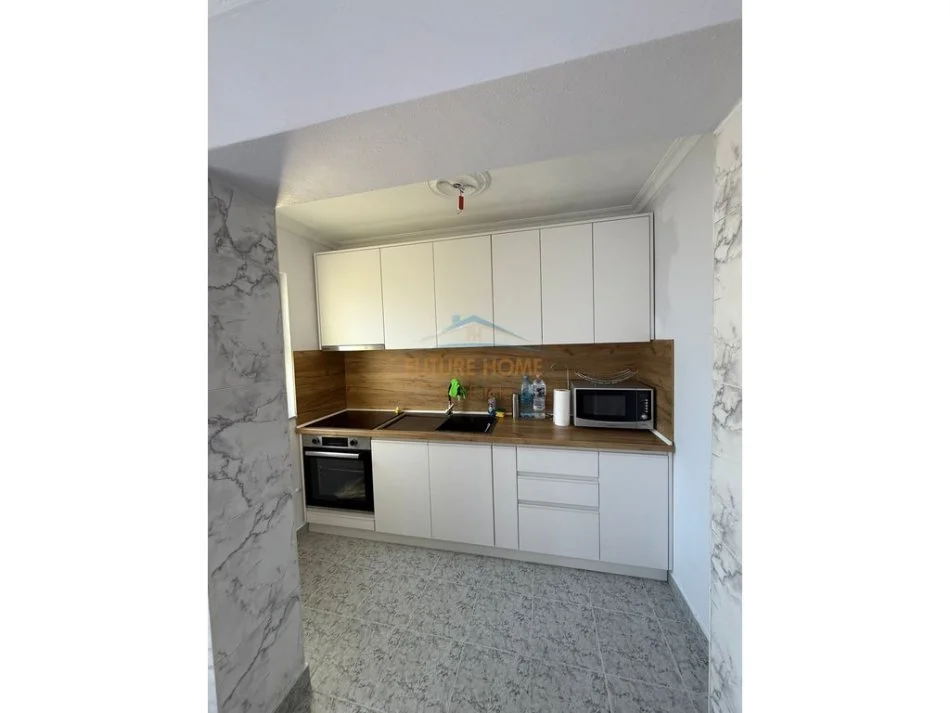 Tirane, jepet me qera apartament Kati 4, 79 m² 800 €