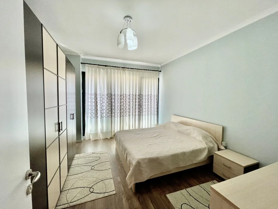 Tirane, jepet me qera apartament 3+1+Aneks+Ballkon Kati 2, 149 m² 1.700 € 