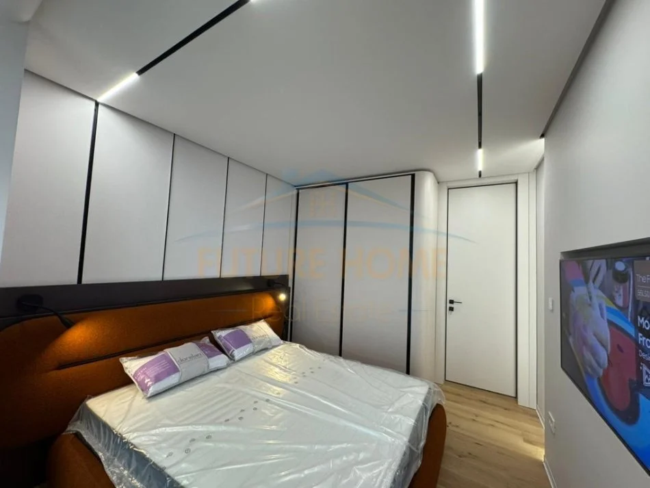 Tirane, jepet me qera apartament 1+1 Kati 13, 75 m² 1.200 € (Rruga Mine Peza)